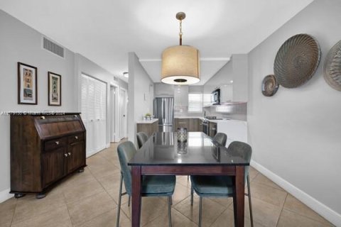 Copropriété à vendre à Pembroke Pines, Floride: 1 chambre, 74.32 m2 № 1153400 - photo 10