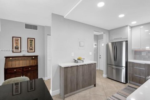 Copropriété à vendre à Pembroke Pines, Floride: 1 chambre, 74.32 m2 № 1153400 - photo 5