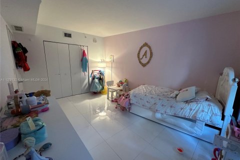 Condo in Sunny Isles Beach, Florida, 3 bedrooms  № 1153401 - photo 16