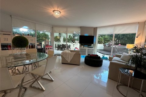 Condominio en venta en Sunny Isles Beach, Florida, 3 dormitorios, 134.52 m2 № 1153401 - foto 12