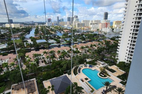 Condominio en alquiler en Aventura, Florida, 3 dormitorios, 173.73 m2 № 1351729 - foto 12