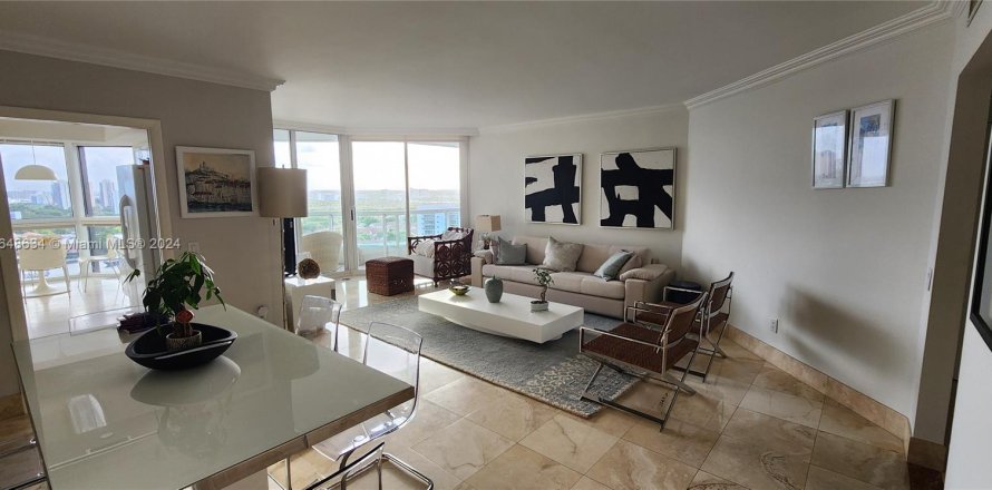 Condominio en Aventura, Florida, 3 dormitorios  № 1351729