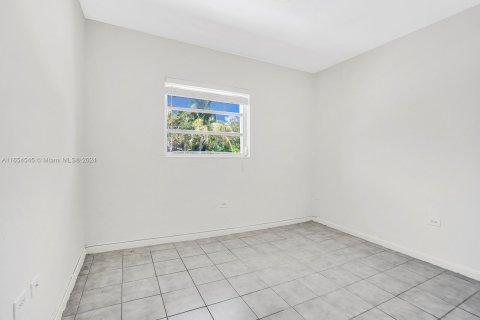 Apartamento en alquiler en Marathon, Florida, 2 dormitorios, 79.9 m2 № 1351781 - foto 10