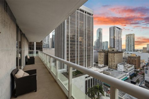 Condo in Miami, Florida, 2 bedrooms  № 1351730 - photo 6