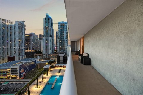 Condo in Miami, Florida, 2 bedrooms  № 1351730 - photo 30