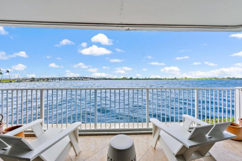 Condo in Palm Beach, Florida, 3 bedrooms  № 984008 - photo 23