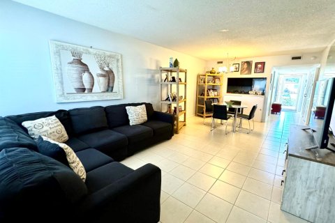 Condo in Royal Palm Beach, Florida, 1 bedroom  № 1188656 - photo 5