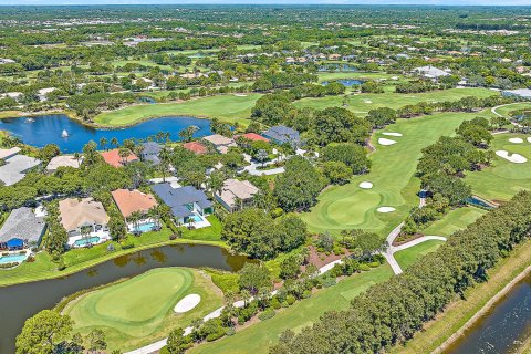 House in Jupiter, Florida 4 bedrooms, 329.8 sq.m. № 1188657 - photo 19