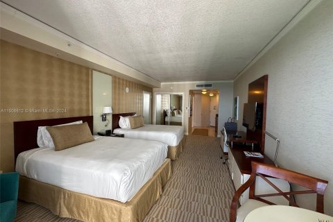 Hotel en venta en Sunny Isles Beach, Florida, 51.19 m2 № 925068 - foto 6