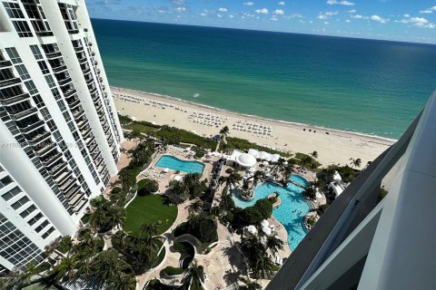 Hotel en venta en Sunny Isles Beach, Florida, 51.19 m2 № 925068 - foto 28
