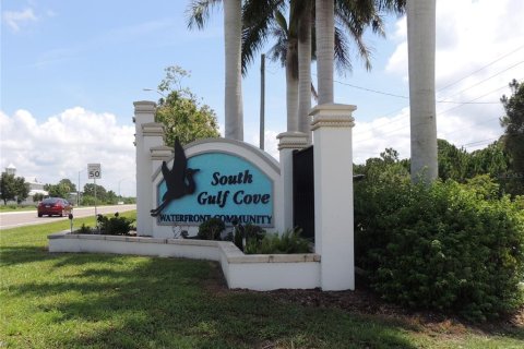 Купить земельный участок в Порт-Шарлотт, Флорида № 218442 - фото 2