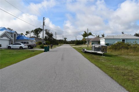 Terreno en venta en Port Charlotte, Florida № 874837 - foto 7