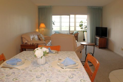 Condo in Hollywood, Florida, 2 bedrooms  № 1208755 - photo 21