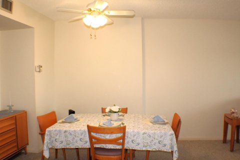 Condo in Hollywood, Florida, 2 bedrooms  № 1208755 - photo 24