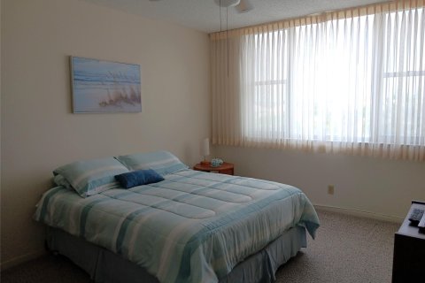 Condo in Hollywood, Florida, 2 bedrooms  № 1208755 - photo 17