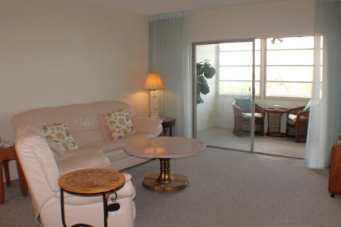 Condo in Hollywood, Florida, 2 bedrooms  № 1208755 - photo 19