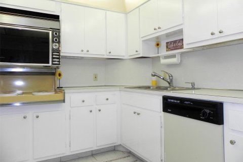 Condo in Hollywood, Florida, 2 bedrooms  № 1208755 - photo 27