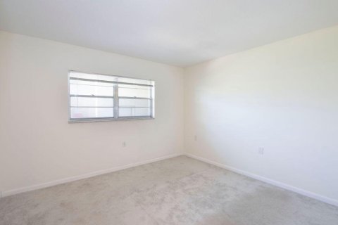 Condo in Stuart, Florida, 2 bedrooms  № 1208751 - photo 12