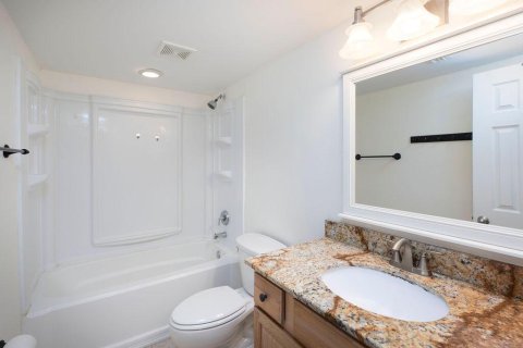 Condo in Stuart, Florida, 2 bedrooms  № 1208751 - photo 9