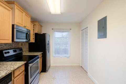 Condo in Stuart, Florida, 2 bedrooms  № 1208751 - photo 24