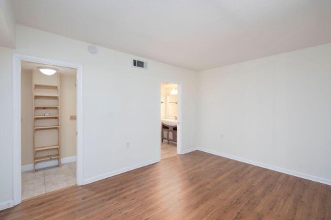 Condo in Stuart, Florida, 2 bedrooms  № 1208751 - photo 20