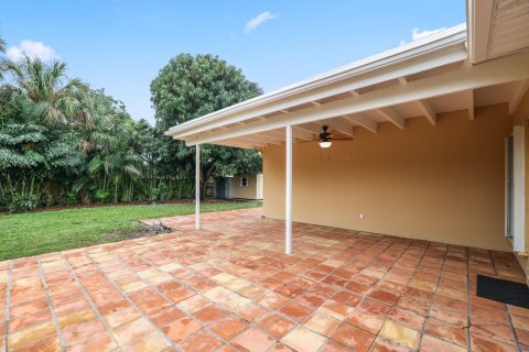 House in Pompano Beach, Florida 3 bedrooms, 170.2 sq.m. № 1208706 - photo 24