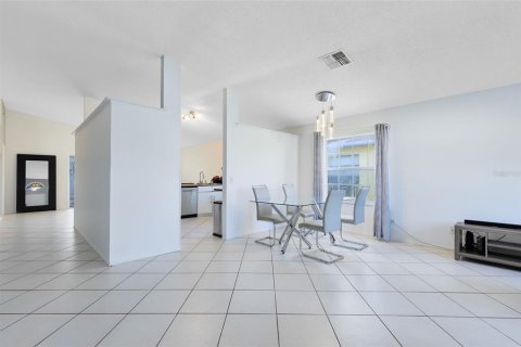 Villa ou maison à vendre à Kissimmee, Floride: 3 chambres, 147.71 m2 № 1343255 - photo 3