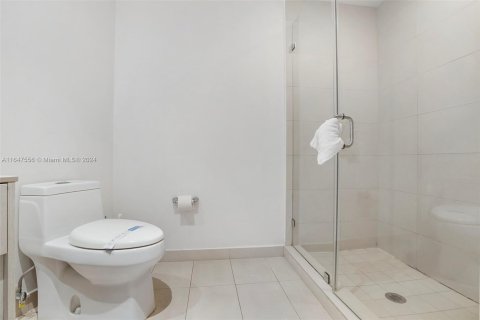 Condo in Hollywood, Florida, 1 bedroom  № 1330297 - photo 17