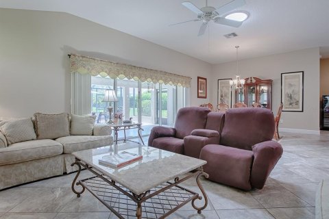 Casa en venta en The Villages, Florida, 3 dormitorios, 182.65 m2 № 1346316 - foto 16