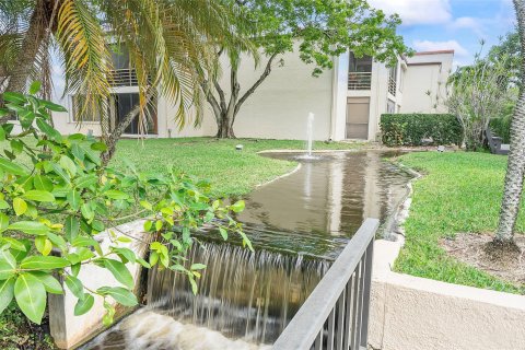 Condo in Pompano Beach, Florida, 2 bedrooms  № 957053 - photo 23