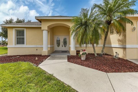 Villa ou maison à vendre à Punta Gorda, Floride: 3 chambres, 184.23 m2 № 1276920 - photo 3