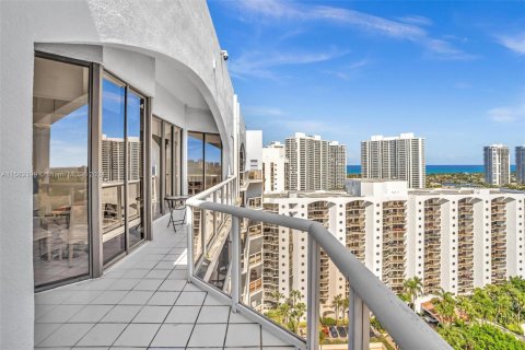 Condominio en venta en Aventura, Florida, 2 dormitorios, 135.64 m2 № 1170662 - foto 26