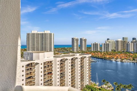 Condo in Aventura, Florida, 2 bedrooms  № 1170662 - photo 28