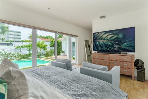 Villa ou maison à vendre à Miami, Floride: 3 chambres, 217.21 m2 № 1309408 - photo 11