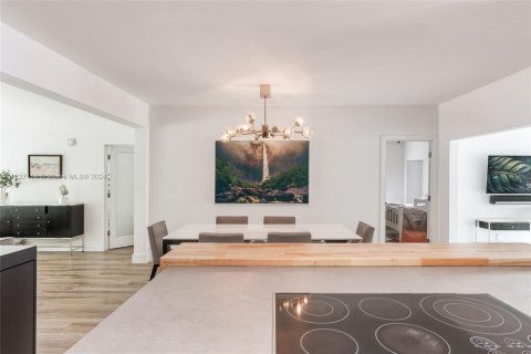 Casa en venta en Miami, Florida, 3 dormitorios, 217.21 m2 № 1309408 - foto 8