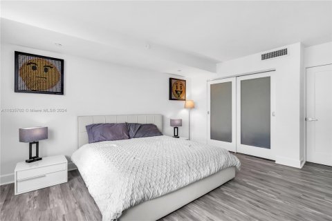 Condo in Miami Beach, Florida, 3 bedrooms  № 1309368 - photo 25