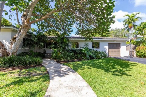 Villa ou maison à vendre à Coral Gables, Floride: 3 chambres, 199.18 m2 № 1176352 - photo 2