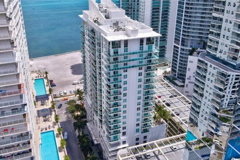Apartment in SOLARIS in Miami, Florida 2 bedrooms, 106 sq.m. № 153179 - photo 2