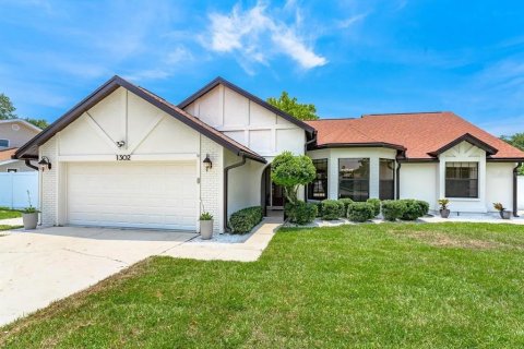 Villa ou maison à louer à Bradenton, Floride: 4 chambres, 184.04 m2 № 690962 - photo 1