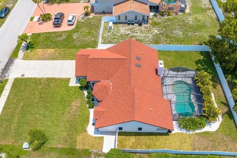 Villa ou maison à louer à Bradenton, Floride: 4 chambres, 184.04 m2 № 690962 - photo 4