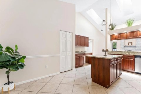 Villa ou maison à louer à Bradenton, Floride: 4 chambres, 184.04 m2 № 690962 - photo 10