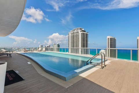 Condo in Hallandale Beach, Florida, 2 bedrooms  № 1294186 - photo 10