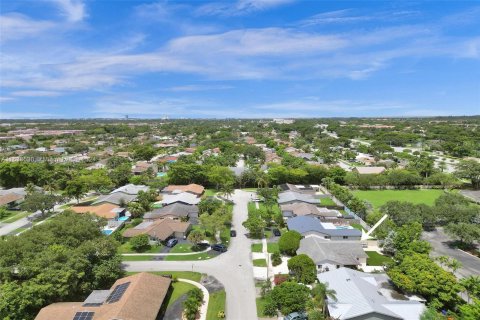 Villa ou maison à vendre à Sunrise, Floride: 3 chambres, 140.19 m2 № 1294187 - photo 4