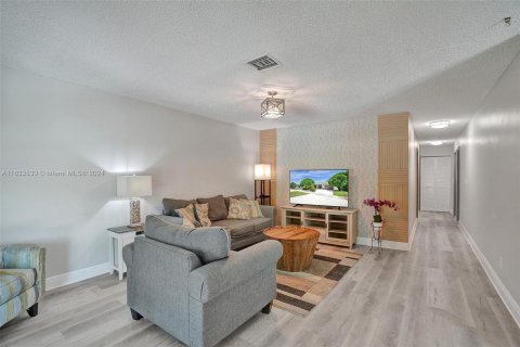 Casa en venta en Sunrise, Florida, 3 dormitorios, 140.19 m2 № 1294187 - foto 17