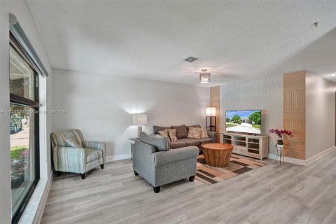 Casa en venta en Sunrise, Florida, 3 dormitorios, 140.19 m2 № 1294187 - foto 16