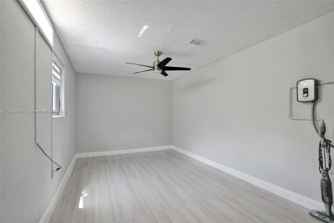 Casa en venta en Sunrise, Florida, 3 dormitorios, 140.19 m2 № 1294187 - foto 25