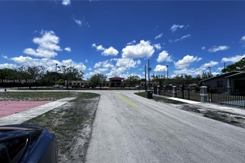 Casa en venta en Miami Gardens, Florida, 3 dormitorios, 150.22 m2 № 1292149 - foto 8