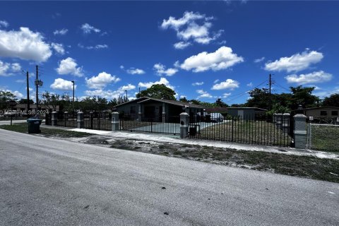 Casa en venta en Miami Gardens, Florida, 3 dormitorios, 150.22 m2 № 1292149 - foto 6