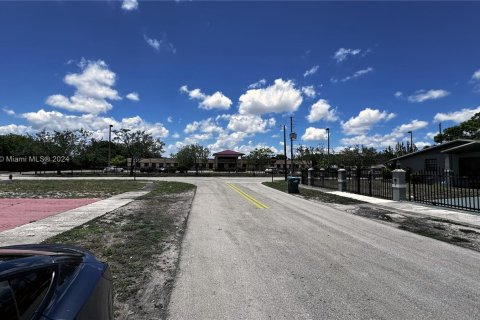 Casa en venta en Miami Gardens, Florida, 3 dormitorios, 150.22 m2 № 1292149 - foto 28