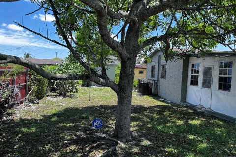 House in Miami Gardens, Florida 3 bedrooms, 150.22 sq.m. № 1292149 - photo 21